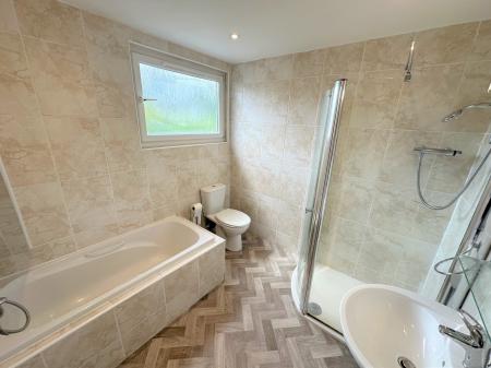 4 bedroom Semi-detached house to let in Lintrathen Gardens, Dundee, DD3