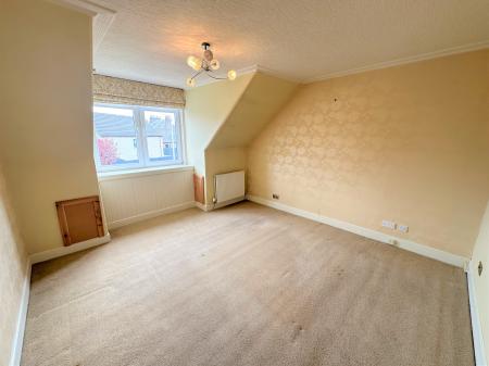 4 bedroom Semi-detached house to let in Lintrathen Gardens, Dundee, DD3