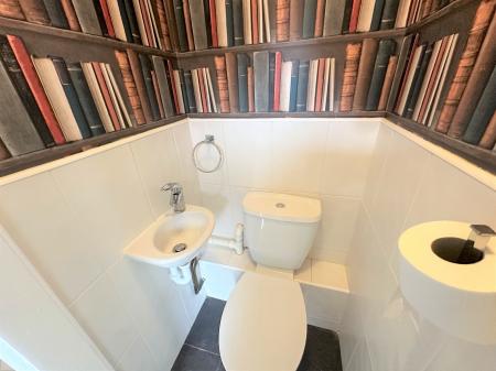 4 bedroom Semi-detached house to let in Lintrathen Gardens, Dundee, DD3