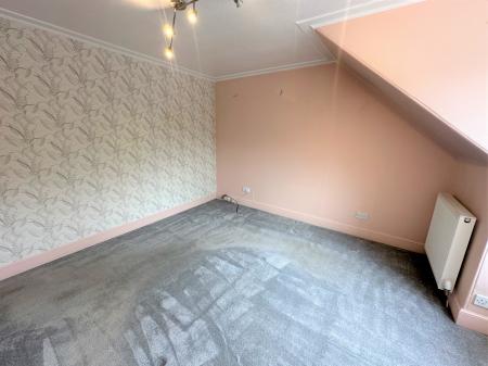 4 bedroom Semi-detached house to let in Lintrathen Gardens, Dundee, DD3