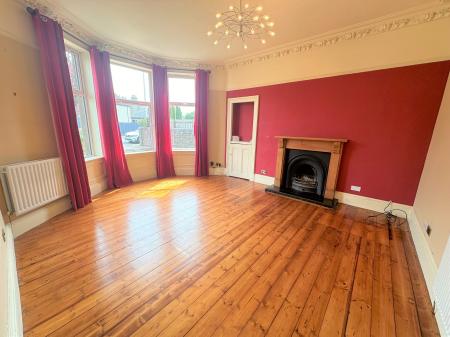 4 bedroom Semi-detached house to let in Lintrathen Gardens, Dundee, DD3
