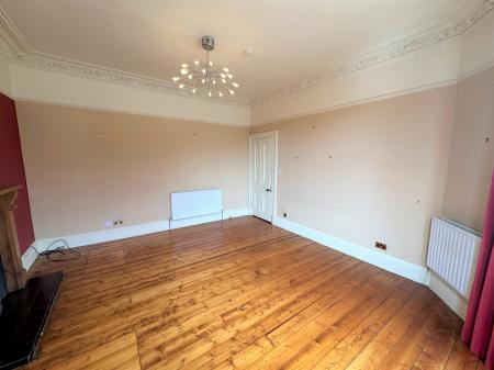 4 bedroom Semi-detached house to let in Lintrathen Gardens, Dundee, DD3