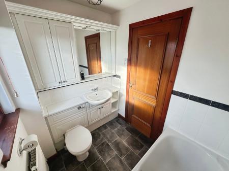 4 bedroom Detached house to let in Mary Findlay Drive, Longforgan, DD2