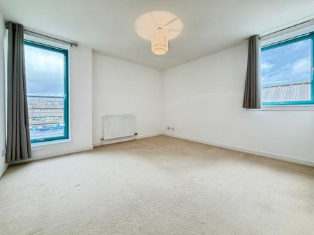 2 bedroom Flat for sale in West Victoria Dock Road, City Quay, Dundee, DD1