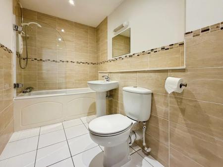2 bedroom Flat for sale in West Victoria Dock Road, City Quay, Dundee, DD1