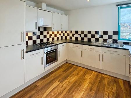 2 bedroom Flat for sale in West Victoria Dock Road, City Quay, Dundee, DD1