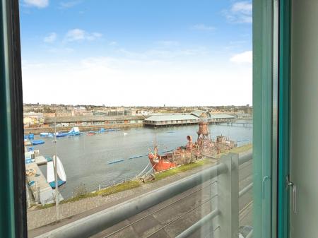 2 bedroom Flat for sale in West Victoria Dock Road, City Quay, Dundee, DD1