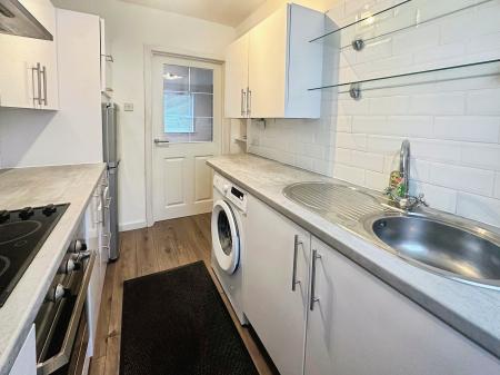 2 bedroom Flat to let in Pentland Crescent, Dundee, DD2