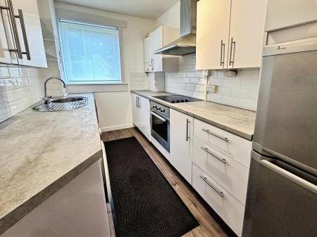 2 bedroom Flat to let in Pentland Crescent, Dundee, DD2