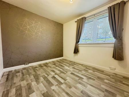 2 bedroom Flat to let in Pentland Crescent, Dundee, DD2