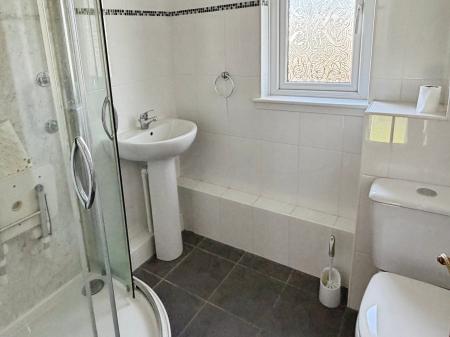 2 bedroom Terraced House for sale in St Andrews Court, Larbert, FK5