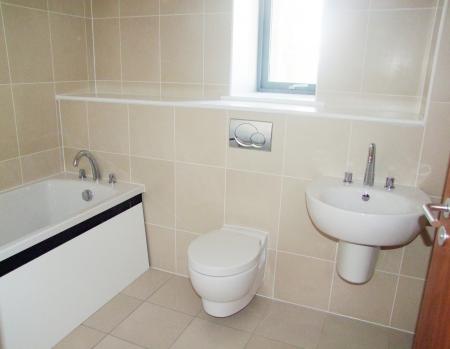 2 bedroom Flat to let in Camperdown Street, City Quay, Dundee, DD1