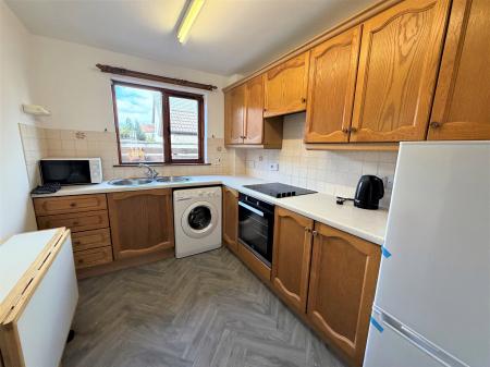 2 bedroom Flat to let in Charlotte Close, Dundee, DD3