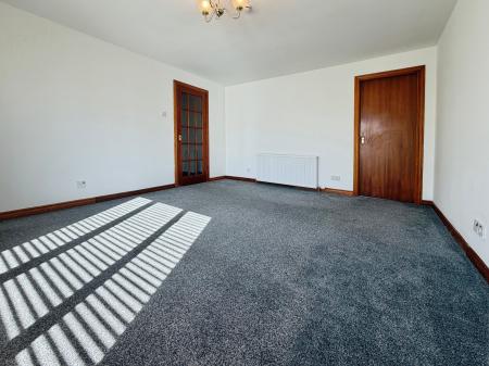 2 bedroom Flat to let in Charlotte Close, Dundee, DD3
