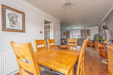 3 bedroom Bungalow for sale in Nasmyth Place, Kelty, KY4