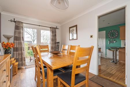 3 bedroom Bungalow for sale in Nasmyth Place, Kelty, KY4