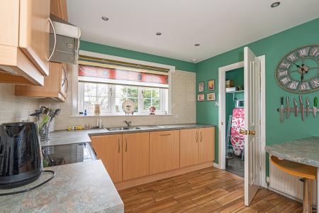 3 bedroom Bungalow for sale in Nasmyth Place, Kelty, KY4