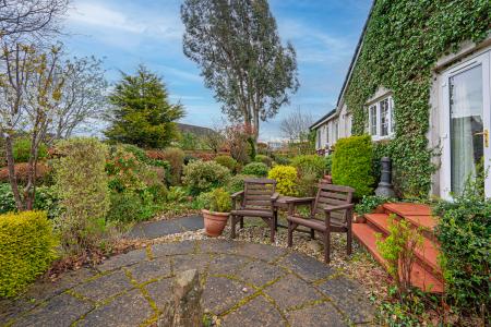 3 bedroom Bungalow for sale in Nasmyth Place, Kelty, KY4