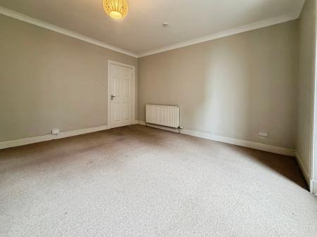 2 bedroom Flat to let in Provost Road, Dundee, DD3