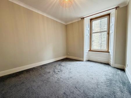 2 bedroom Flat to let in Provost Road, Dundee, DD3