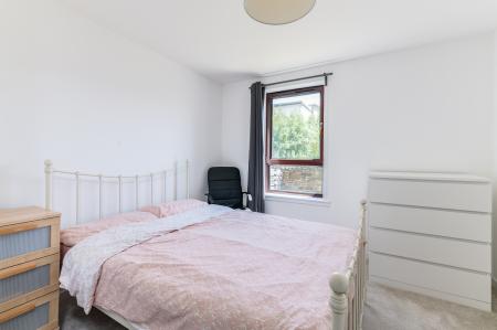 2 bedroom Flat to let in Roseangle, Dundee, DD1