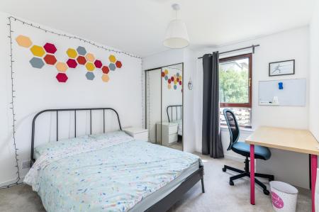 2 bedroom Flat to let in Roseangle, Dundee, DD1