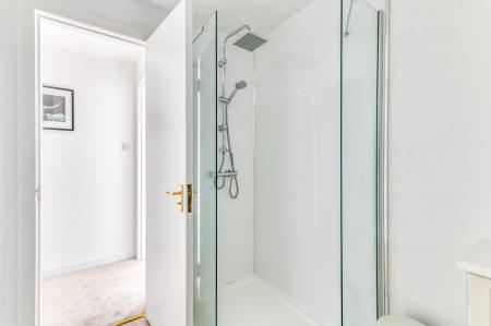 2 bedroom Flat to let in Roseangle, Dundee, DD1