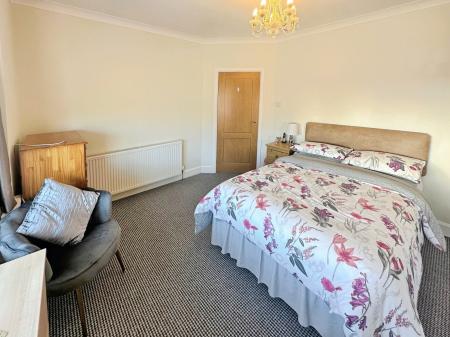3 bedroom Semi-detached house to let in Ancrum Drive, Dundee, DD2