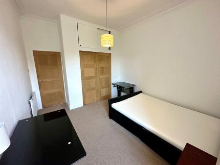 2 bedroom Flat to let in Tullideph Road, Dundee, DD2