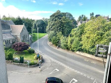 2 bedroom Flat to let in Tullideph Road, Dundee, DD2