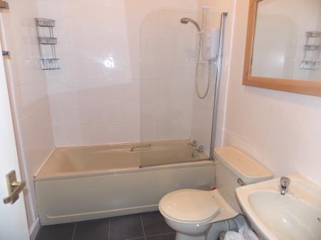 2 bedroom Flat to let in Balfour Place, Carnoustie, DD7