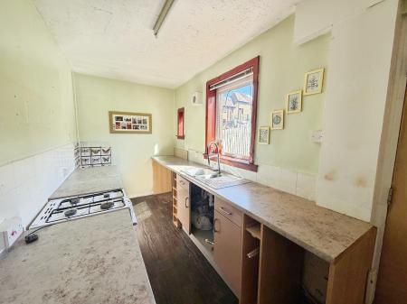 3 bedroom End of terrace house for sale in Helmsdale Avenue, Dundee, DD3