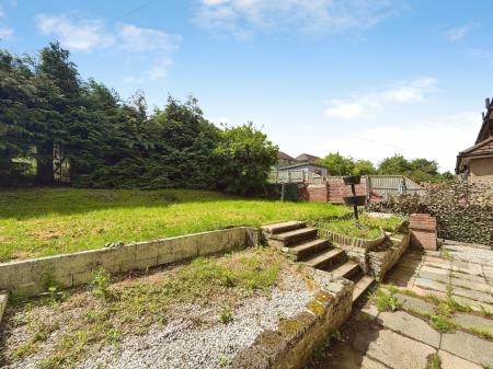 3 bedroom End of terrace house for sale in Helmsdale Avenue, Dundee, DD3