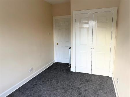 2 bedroom Flat to let in Dens Road, Dundee, DD3