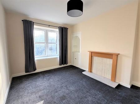 2 bedroom Flat to let in Dens Road, Dundee, DD3