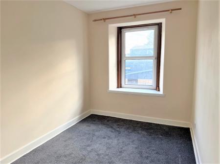 2 bedroom Flat to let in Dens Road, Dundee, DD3