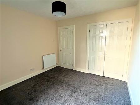 2 bedroom Flat to let in Dens Road, Dundee, DD3