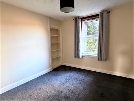 2 bedroom Flat to let in Dens Road, Dundee, DD3