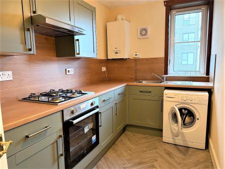 2 bedroom Flat to let in Dens Road, Dundee, DD3