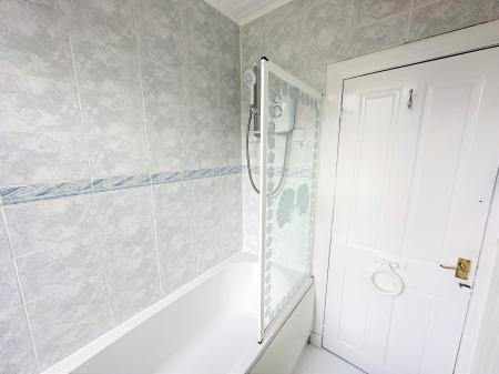 2 bedroom Flat to let in Ancrum Drive, Dundee, DD2