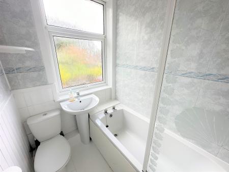 2 bedroom Flat to let in Ancrum Drive, Dundee, DD2