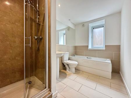 3 bedroom Flat to let in Shepherds Loan, Dundee, DD2