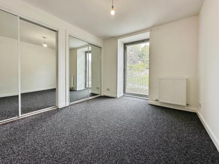 3 bedroom Flat to let in Shepherds Loan, Dundee, DD2