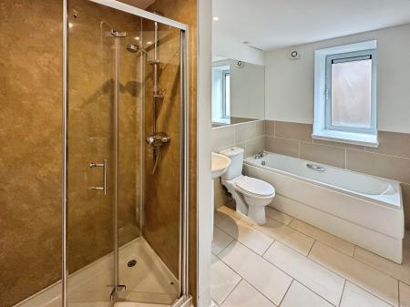 3 bedroom Flat to let in Shepherds Loan, Dundee, DD2