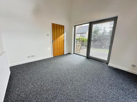 3 bedroom Flat to let in Shepherds Loan, Dundee, DD2
