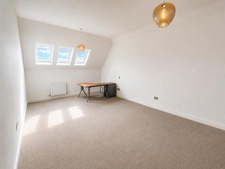 2 bedroom Flat to let in Whinny Brae, Broughty Ferry, Dundee, DD5