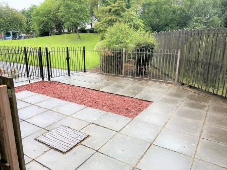 1 bedroom Flat to let in Chalk Hill Court, Dundee, DD4