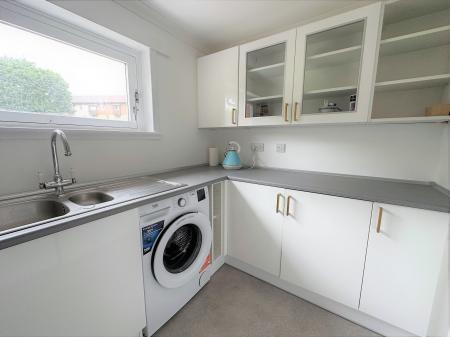 1 bedroom Flat to let in Chalk Hill Court, Dundee, DD4