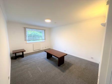 1 bedroom Flat to let in Chalk Hill Court, Dundee, DD4