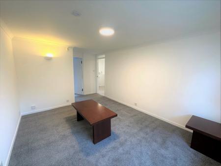 1 bedroom Flat to let in Chalk Hill Court, Dundee, DD4